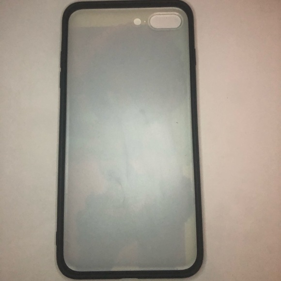 iPhone 8 Plus - Picture 2 of 4